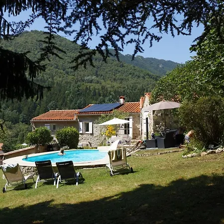 Maison En Pierre Dans Un Ecrin De Verdure * Saint-Laurent-de-Cerdans